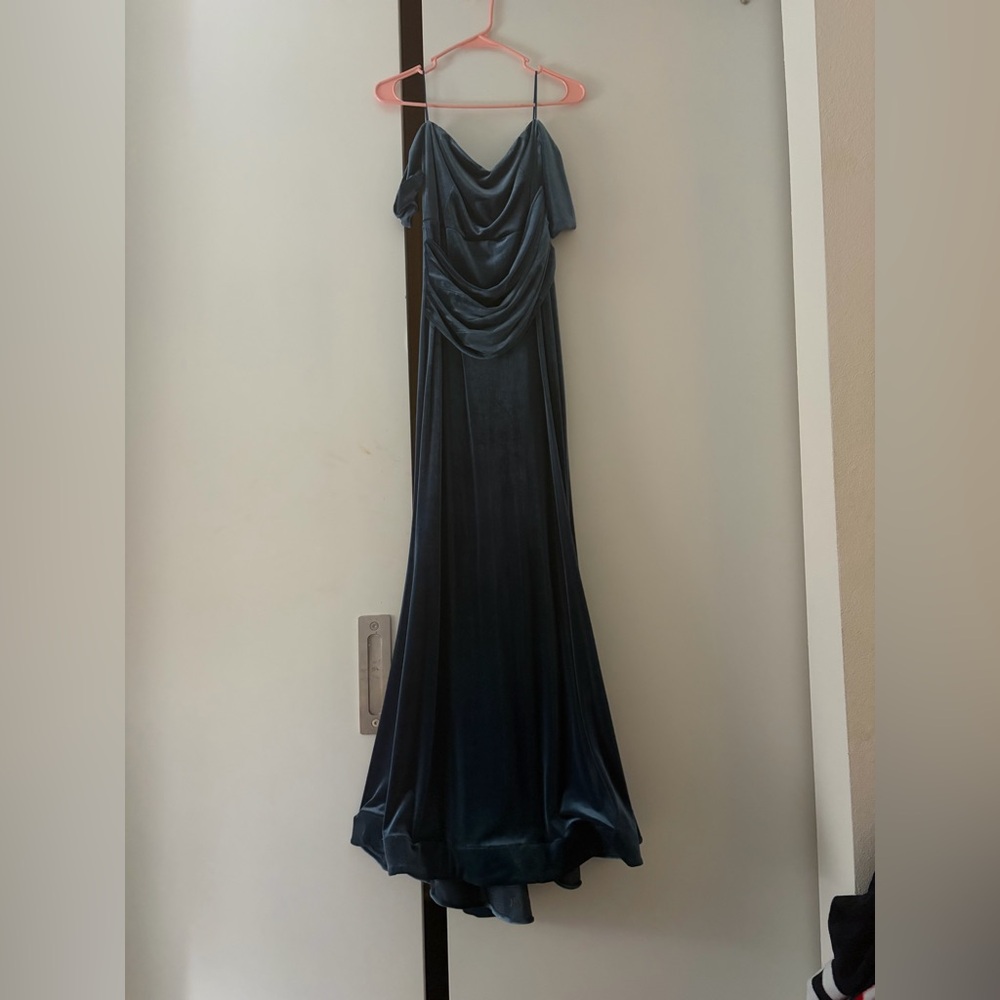 Elegant Blue Velvet Evening Gown